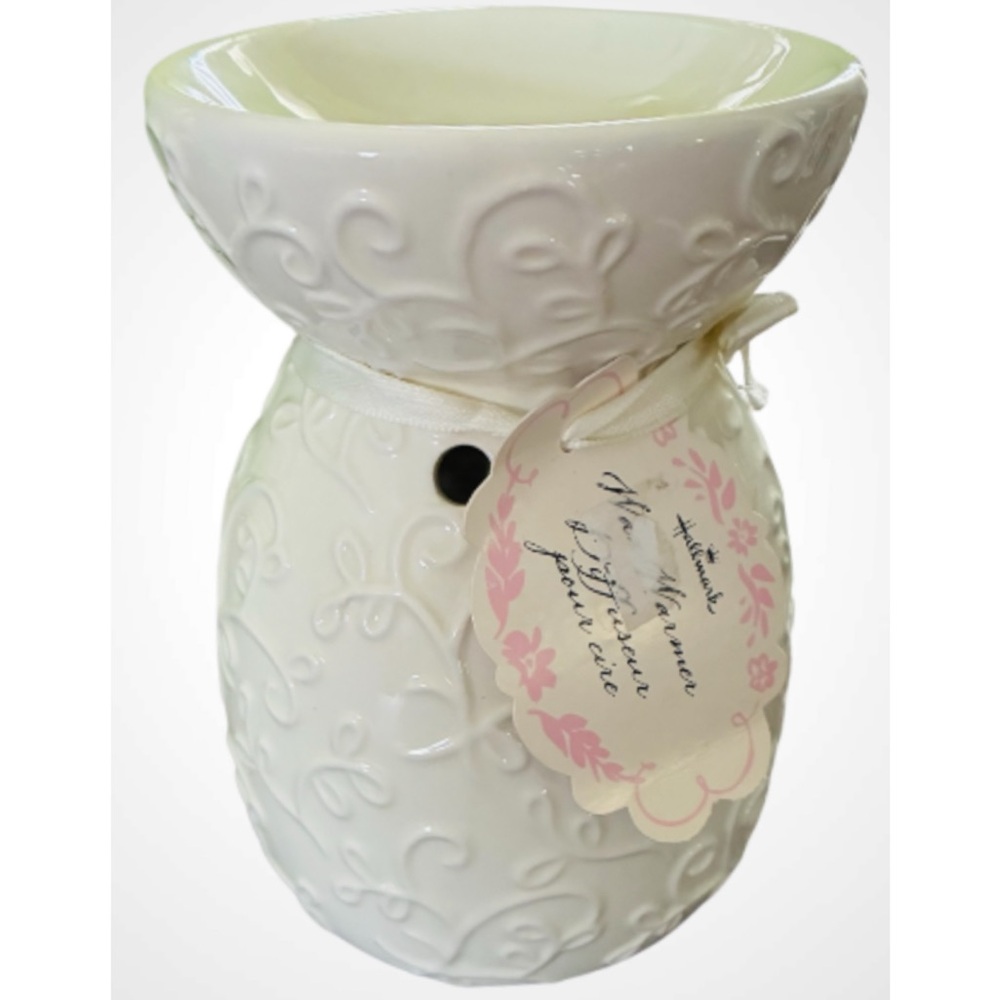 Hallmark Cream Embossed Ceramic Wax Warmer NWT